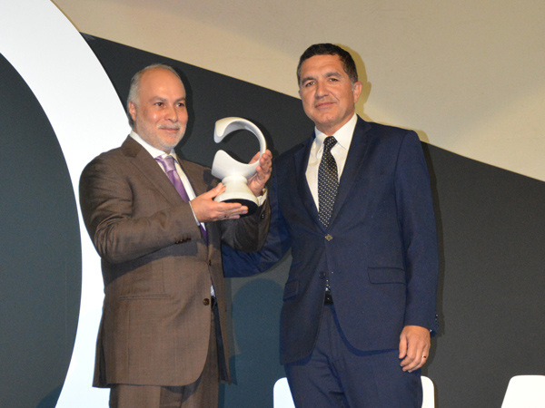 Alexander Khachanian, Premio Asia 2016 Alexander Khachanian, Premio Asia 2016